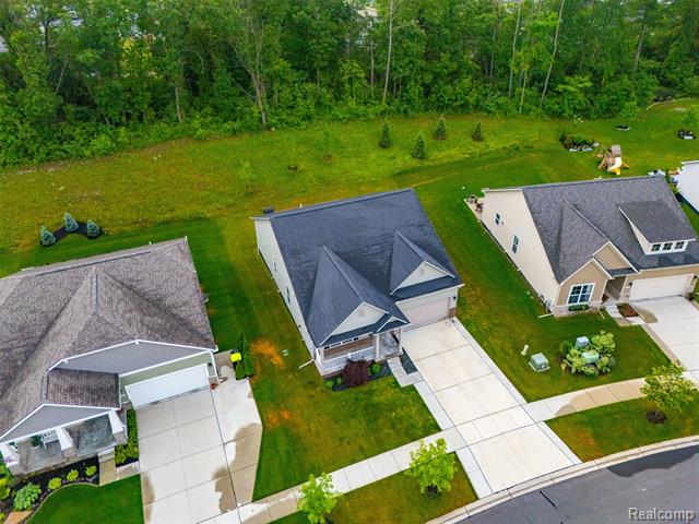 Builiding view thirty six for 171 Coppice Way, White Lake, MI. 48386