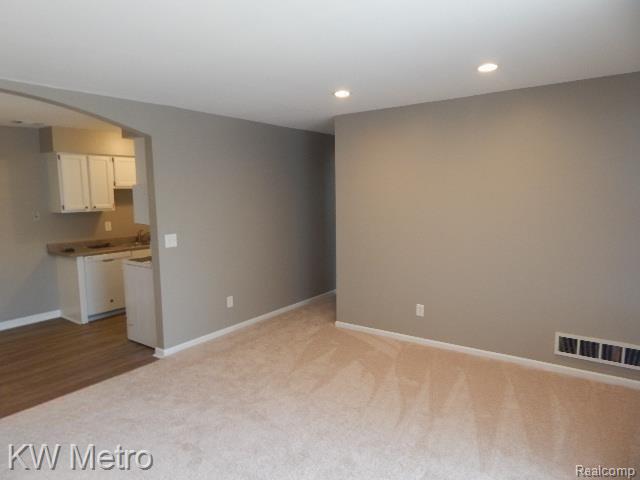 Builiding view one for 16150 Clarkson Dr #13, Fraser, MI. 48026