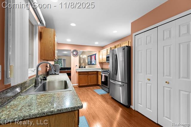 Builiding view fifteen for 13139 Highland Circle, Sterling Heights, MI. 48312