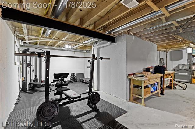 Builiding view twenty eight for 13139 Highland Circle, Sterling Heights, MI. 48312