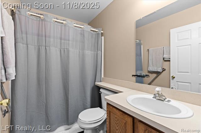 Builiding view twenty four for 13139 Highland Circle, Sterling Heights, MI. 48312