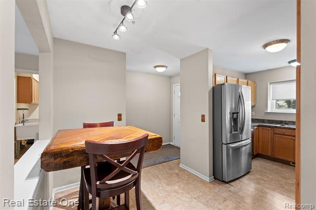 Builiding view eleven for 53244 Glen Oak Dr., New Baltimore, MI. 48051