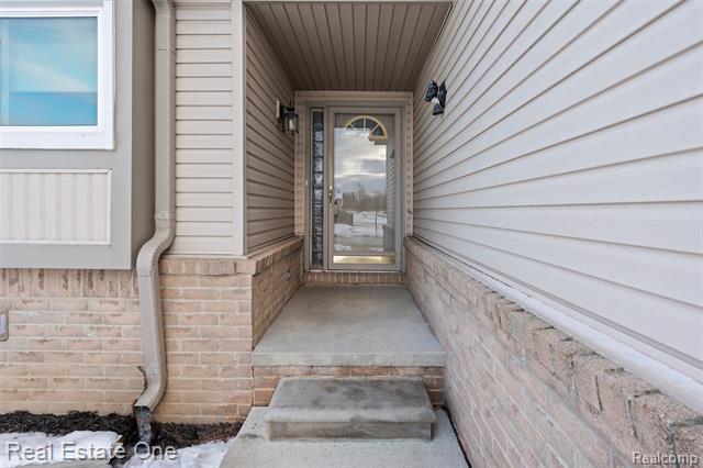 Builiding view one for 53244 Glen Oak Dr., New Baltimore, MI. 48051