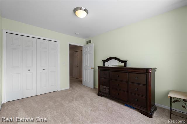 Builiding view thirteen for 53244 Glen Oak Dr., New Baltimore, MI. 48051