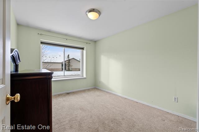 Builiding view twelve for 53244 Glen Oak Dr., New Baltimore, MI. 48051