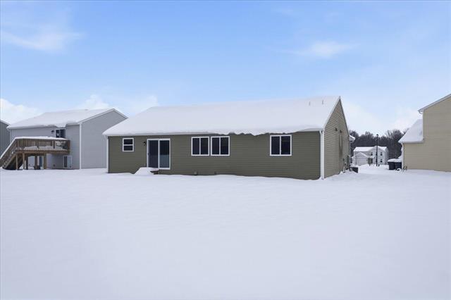 Builiding view forty for 10476 Schrier, Portage, MI. 49024