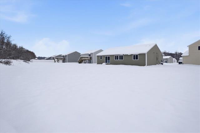 Builiding view thirty nine for 10476 Schrier, Portage, MI. 49024