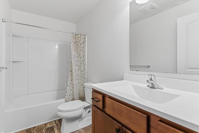 Builiding view thirty three for 10476 Schrier, Portage, MI. 49024