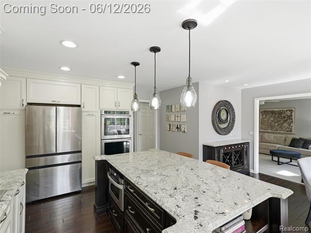 Builiding view thirteen for 732 Westhills, South Lyon, MI. 48178