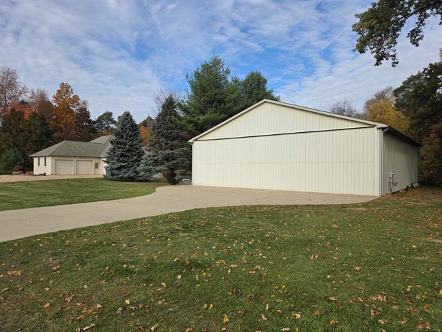 Builiding view forty nine for 10292 Skyview, Kalamazoo, MI. 49009