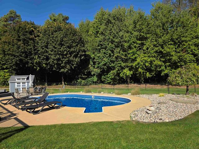 Builiding view forty one for 10292 Skyview, Kalamazoo, MI. 49009