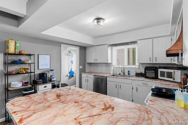 Builiding view sixteen for 102 Elms, Durand, MI. 48429