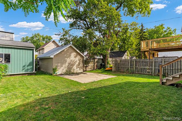 Builiding view thirty four for 102 Elms, Durand, MI. 48429