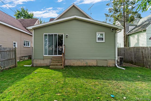 Builiding view thirty two for 102 Elms, Durand, MI. 48429