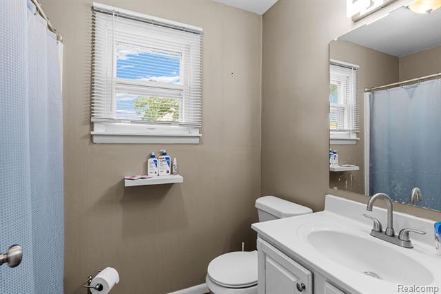 Builiding view twenty nine for 102 Elms, Durand, MI. 48429