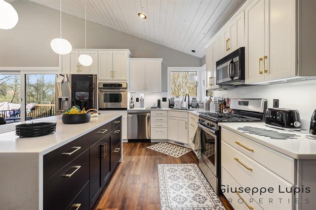 Builiding view fourteen for 4899 8Th, Grandville, MI. 49418