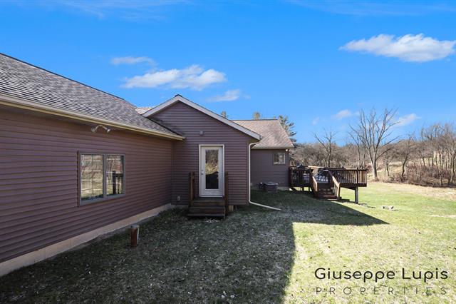 Builiding view thirty nine for 4899 8Th, Grandville, MI. 49418