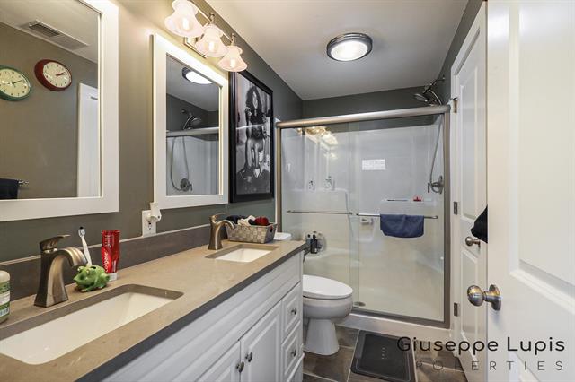 Builiding view thirty three for 4899 8Th, Grandville, MI. 49418