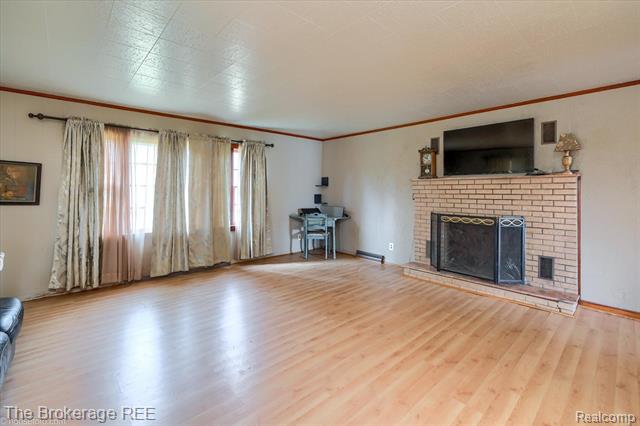 Builiding view eight for 6449 Lapeer, Burton, MI. 48509