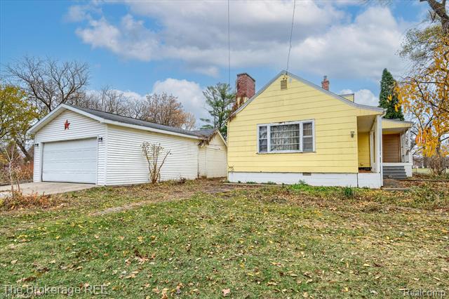 Builiding view four for 6449 Lapeer, Burton, MI. 48509