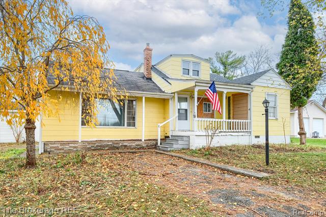 Builiding view one for 6449 Lapeer, Burton, MI. 48509