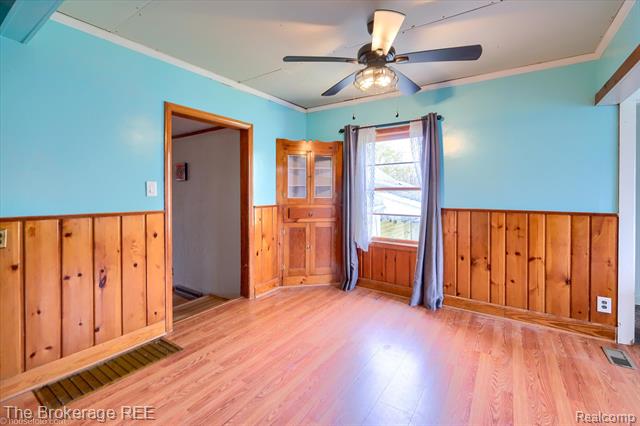 Builiding view thirteen for 6449 Lapeer, Burton, MI. 48509