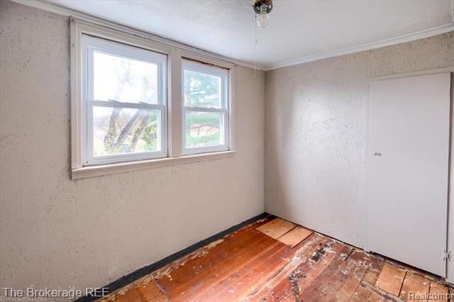 Builiding view thirty four for 6449 Lapeer, Burton, MI. 48509