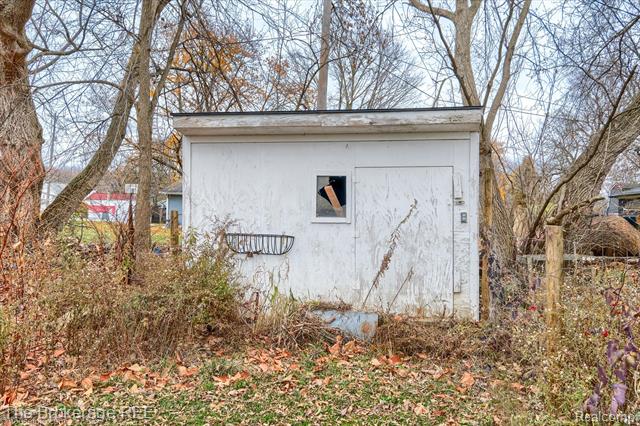 Builiding view thirty six for 6449 Lapeer, Burton, MI. 48509