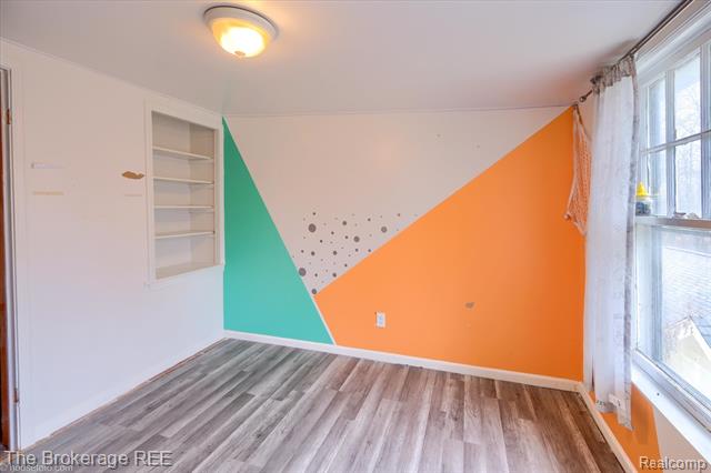 Builiding view thirty three for 6449 Lapeer, Burton, MI. 48509