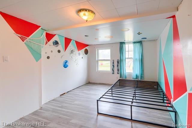 Builiding view thirty for 6449 Lapeer, Burton, MI. 48509