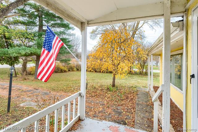 Builiding view three for 6449 Lapeer, Burton, MI. 48509