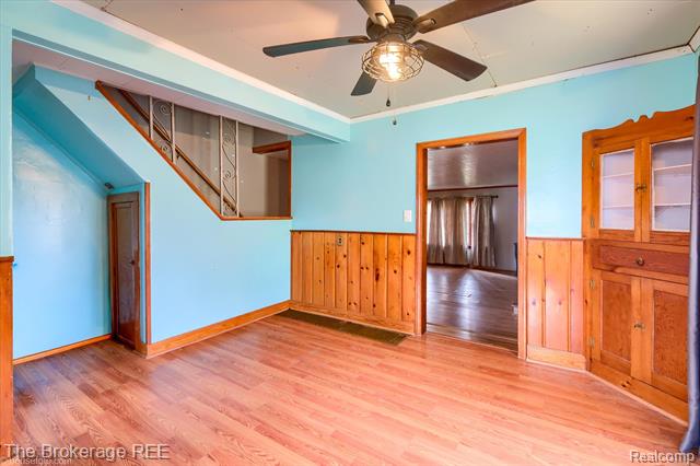 Builiding view twelve for 6449 Lapeer, Burton, MI. 48509