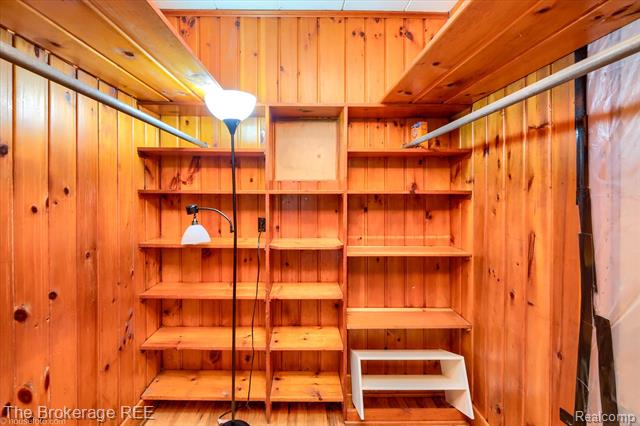 Builiding view twenty five for 6449 Lapeer, Burton, MI. 48509