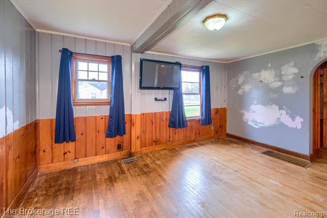 Builiding view twenty for 6449 Lapeer, Burton, MI. 48509