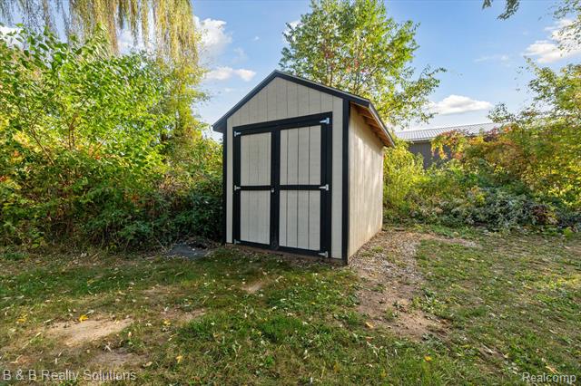 Builiding view thirty for 6692 Jones, North Branch, MI. 48461