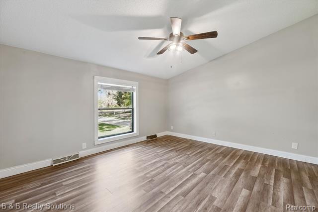 Builiding view twenty one for 6692 Jones, North Branch, MI. 48461