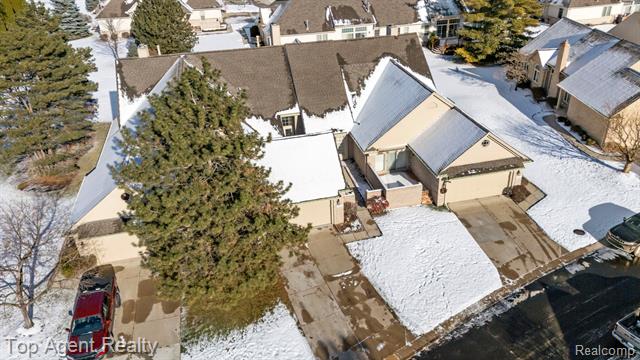 Builiding view fifty five for 13359 Lillian Lane, Sterling Heights, MI. 48313