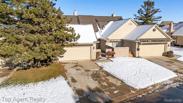 Builiding view fifty two for 13359 Lillian Lane, Sterling Heights, MI. 48313