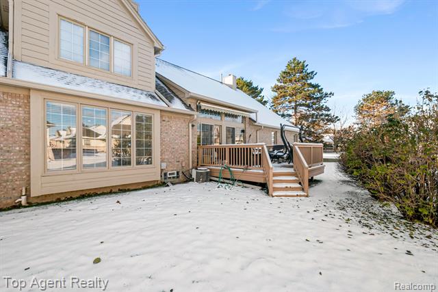 Builiding view forty nine for 13359 Lillian Lane, Sterling Heights, MI. 48313