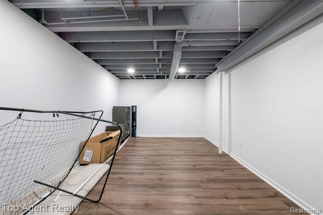 Builiding view forty three for 13359 Lillian Lane, Sterling Heights, MI. 48313