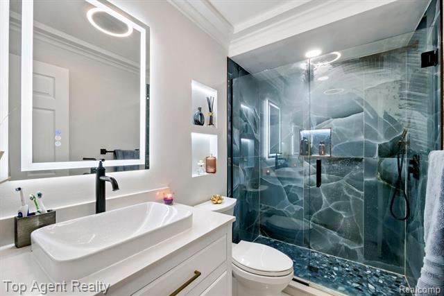 Builiding view thirty one for 13359 Lillian Lane, Sterling Heights, MI. 48313