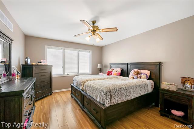 Builiding view thirty two for 13359 Lillian Lane, Sterling Heights, MI. 48313