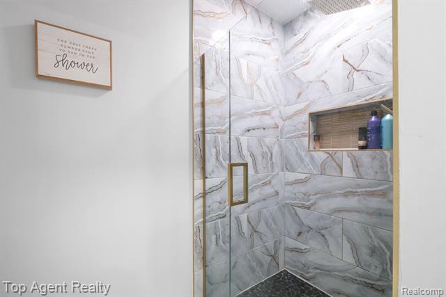 Builiding view twenty eight for 13359 Lillian Lane, Sterling Heights, MI. 48313