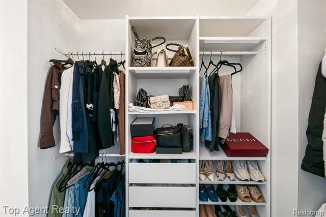 Builiding view twenty five for 13359 Lillian Lane, Sterling Heights, MI. 48313