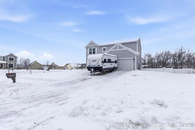 Builiding view forty two for 210 Thornhill, Hastings, MI. 49058