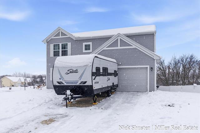 Builiding view forty for 210 Thornhill, Hastings, MI. 49058