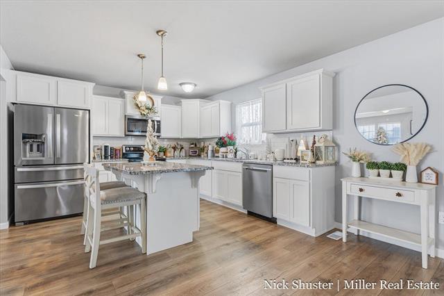 Builiding view nine for 210 Thornhill, Hastings, MI. 49058