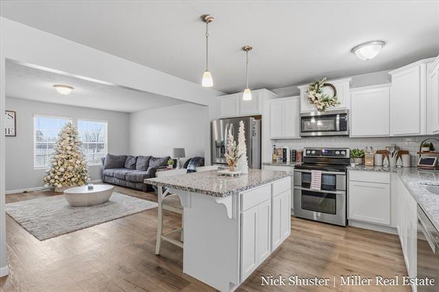 Builiding view seven for 210 Thornhill, Hastings, MI. 49058