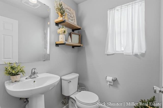 Builiding view seventeen for 210 Thornhill, Hastings, MI. 49058