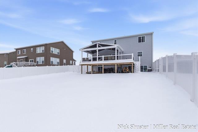 Builiding view thirty five for 210 Thornhill, Hastings, MI. 49058